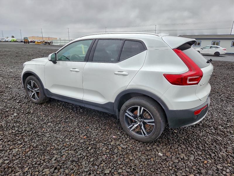 Photo 2 from auction – 2023 VOLVO XC40 CORE with VIN YV4L12UK6P2963479