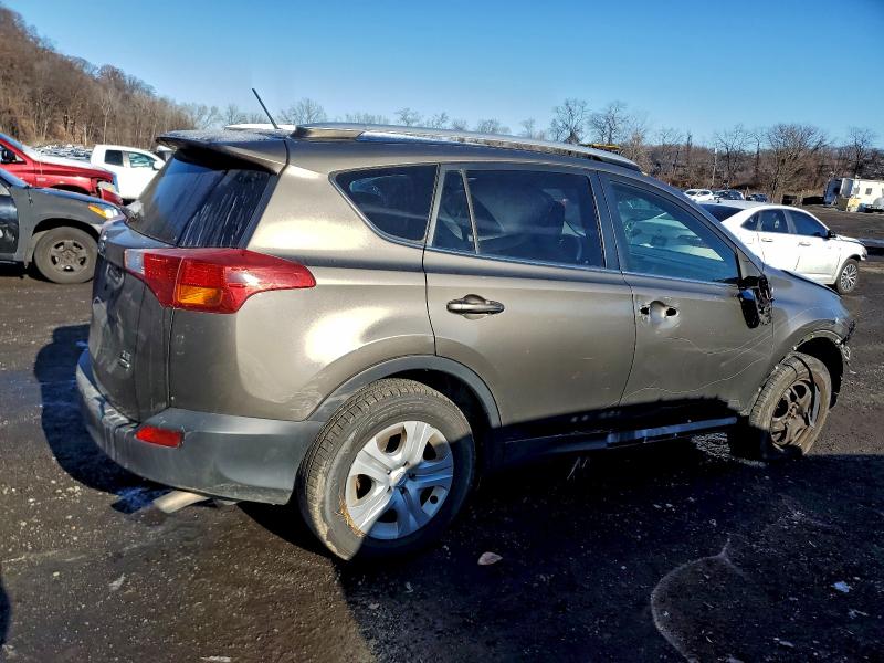 Photo 3 from auction – 2014 TOYOTA RAV4 LE with VIN JTMBFREV9ED064408