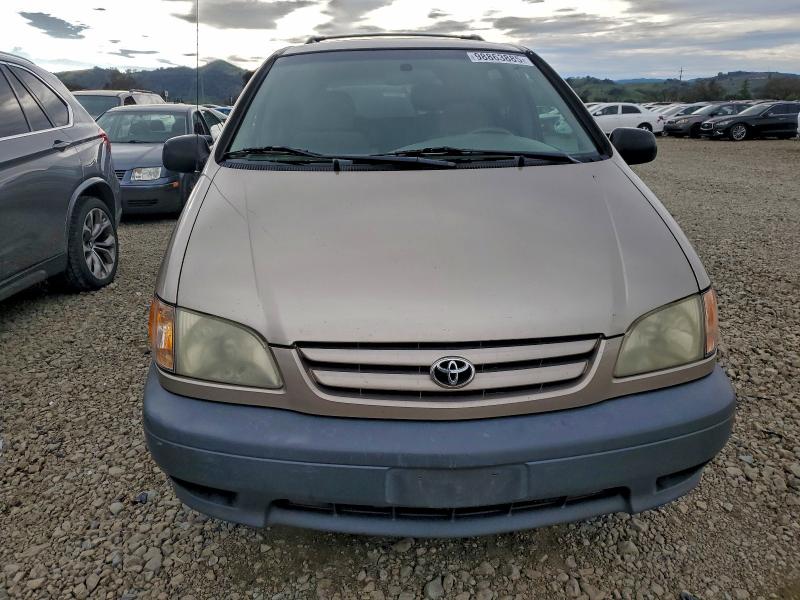 Photo 5 from auction – 2002 TOYOTA SIENNA LE with VIN 4T3ZF13C92U464579