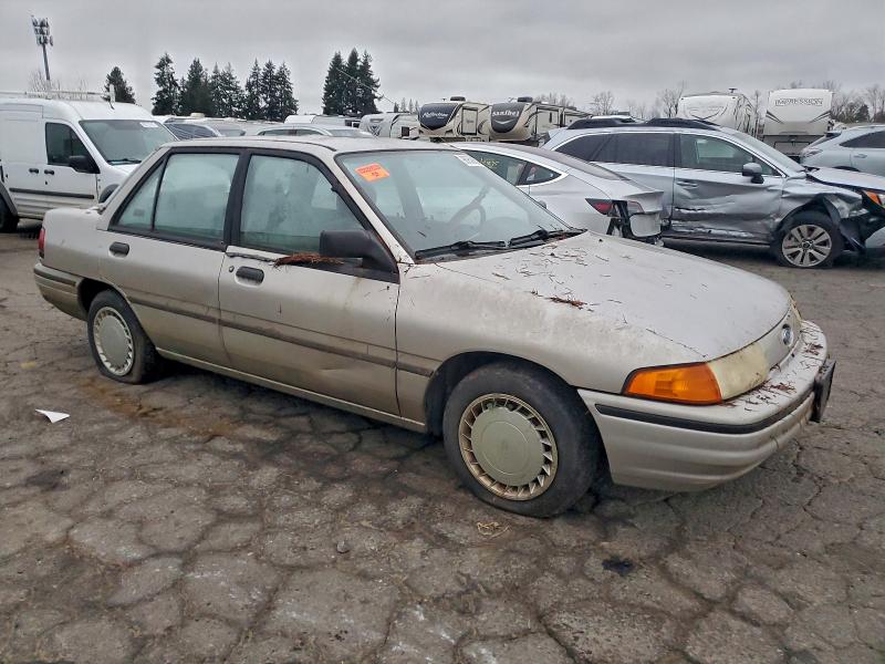 Photo 4 from auction – 1992 FORD ESCORT LX with VIN 3FAPP13JXNR137190