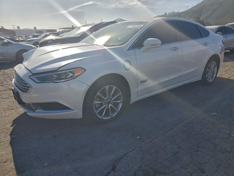 FORD FUSION SE 2018 with VIN 3FA6P0PU7JR205059 - Photo from auction