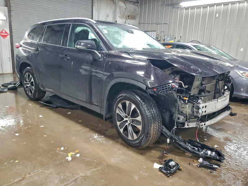 Photo 4 from auction – 2022 TOYOTA HIGHLANDER with VIN 5TDHBRCH6NS084655