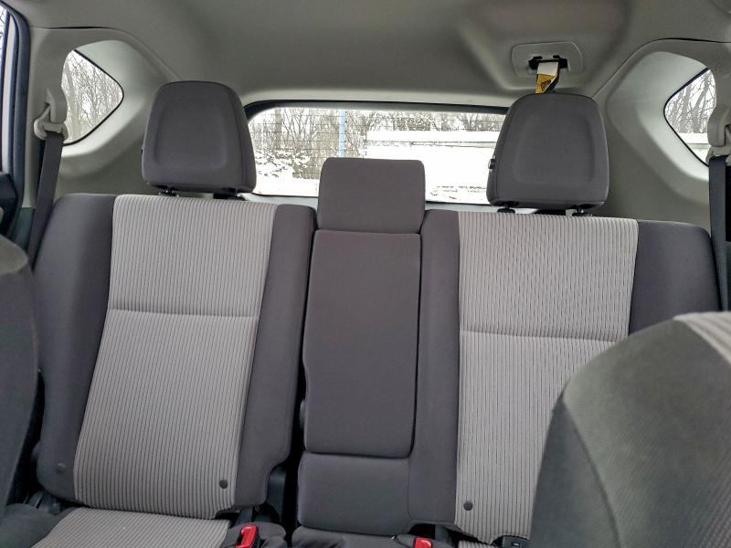 Photo 10 from auction – 2015 TOYOTA RAV4 LE with VIN JTMBFREV9FJ036837