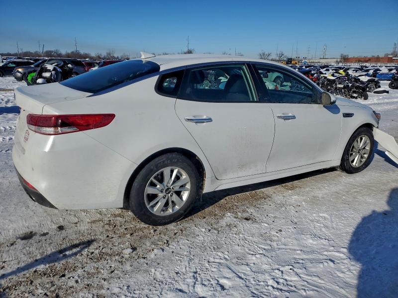 Photo 3 from auction – 2018 KIA OPTIMA LX with VIN 5XXGT4L38JG209747