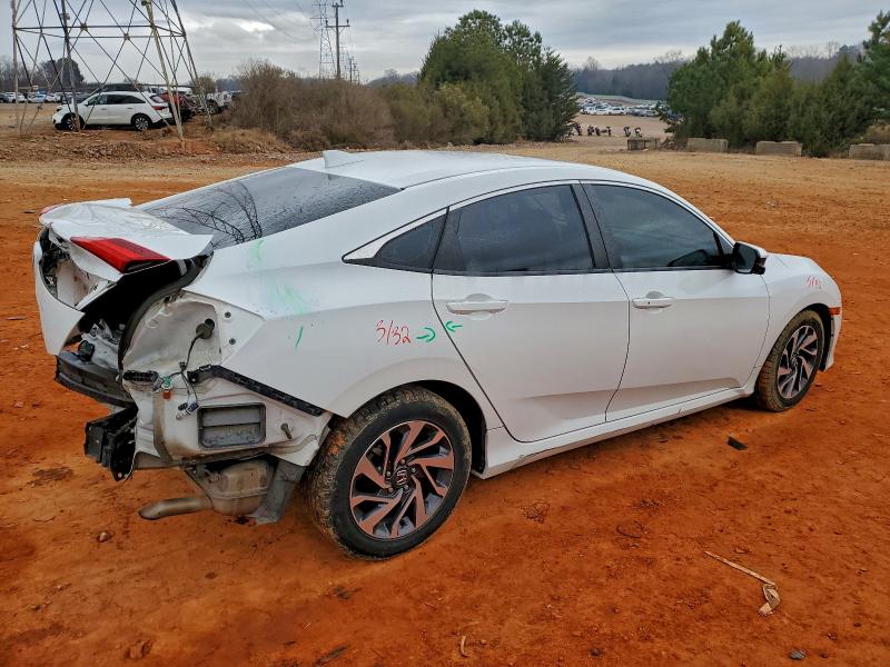 Foto 3 de la subasta – 2017 HONDA CIVIC EX con VIN 19XFC2F79HE046530
