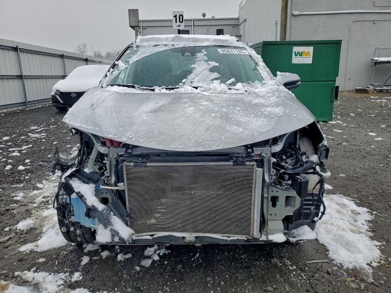 Photo 5 from auction – 2018 TOYOTA RAV4 LIMIT with VIN 2T3YFREV2JW450160
