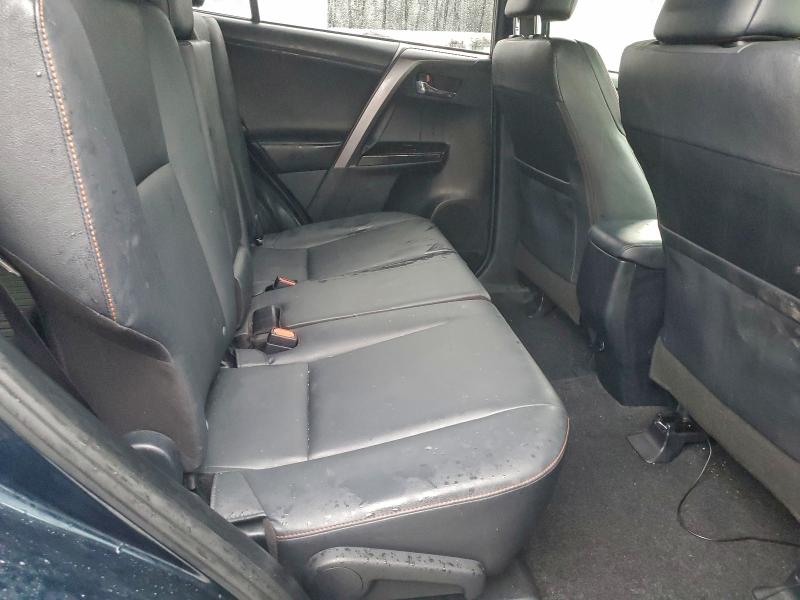 Photo 11 from auction – 2017 TOYOTA RAV4 SE with VIN JTMJFREV0HD219637