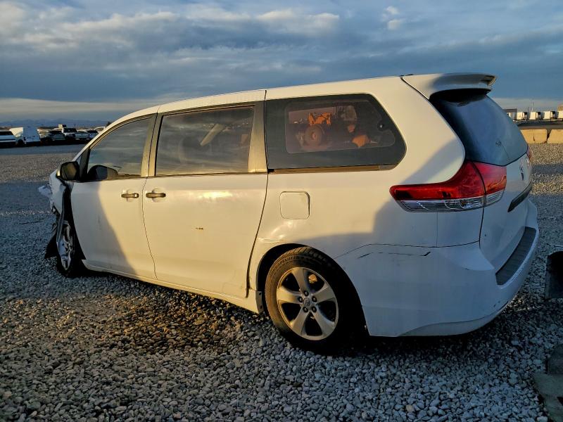 Photo 2 from auction – 2011 TOYOTA SIENNA with VIN 5TDZK3DC9BS014213