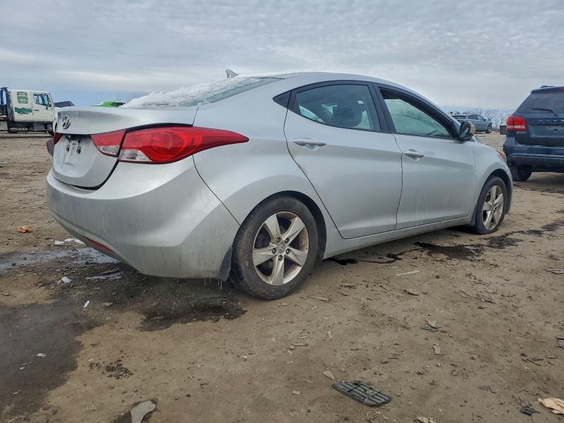 Photo 3 from auction – 2012 HYUNDAI ELANTRA GL with VIN 5NPDH4AEXCH099459