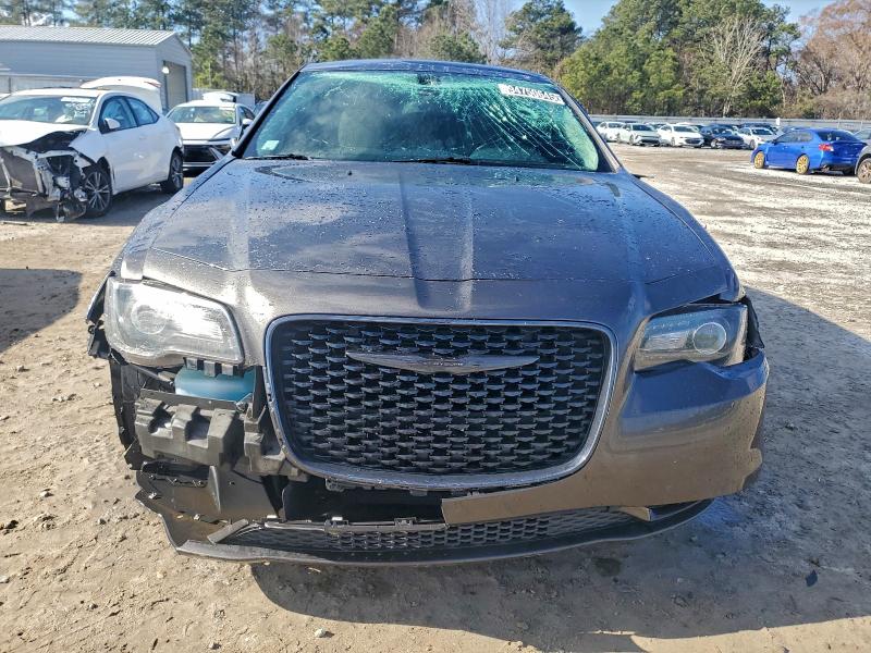 Photo 5 from auction – 2022 CHRYSLER 300 TOURIN with VIN 2C3CCAAG2NH131069