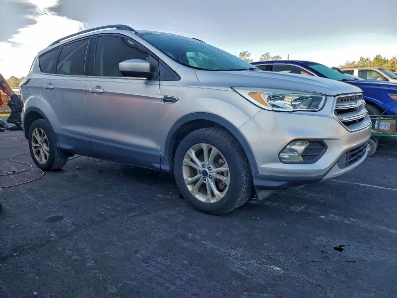 Photo 4 from auction – 2018 FORD ESCAPE SE with VIN 1FMCU9GD4JUA98776