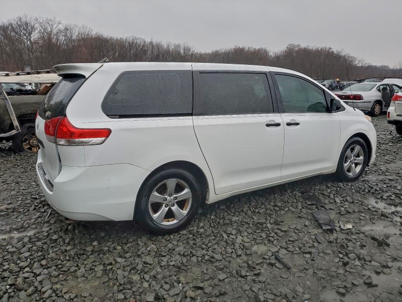Photo 3 from auction – 2013 TOYOTA SIENNA with VIN 5TDZK3DC8DS385947