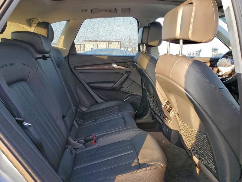 Photo 11 from auction – 2018 AUDI Q5 PREMIUM with VIN WA1BNAFY8J2206874