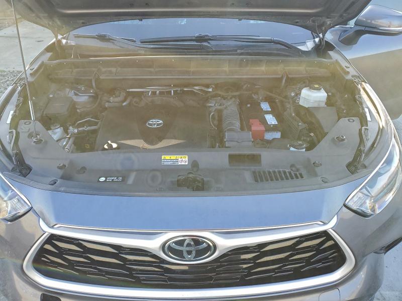 Photo 12 from auction – 2022 TOYOTA HIGHLANDER with VIN 5TDGZRAH6NS121326