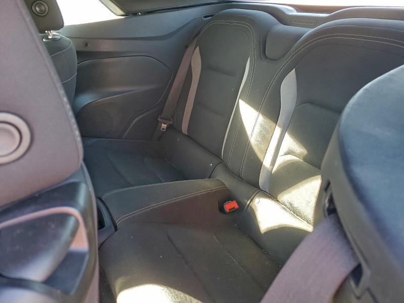 Photo 10 from auction – 2018 CHEVROLET CAMARO LT with VIN 1G1FB3DS5J0114975