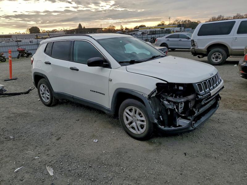 Photo 4 from auction – 2019 JEEP COMPASS with VIN 3C4NJCAB2KT761669