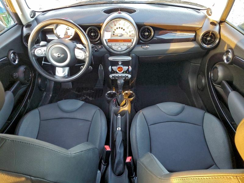 صورة رقم 8 من المزاد - 2010 MINI COOPER S C مع VIN WMWMM3C56ATZ33350