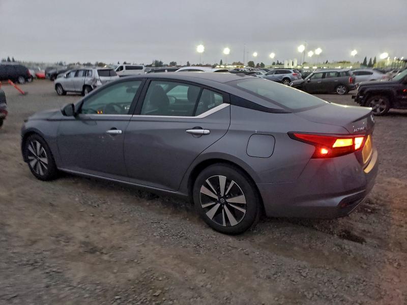 Photo 2 from auction – 2021 NISSAN ALTIMA SV with VIN 1N4BL4DV2MN338818