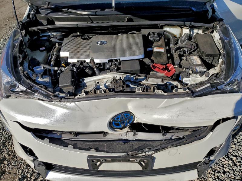 Photo 11 from auction – 2016 TOYOTA PRIUS with VIN JTDKARFU7G3523951