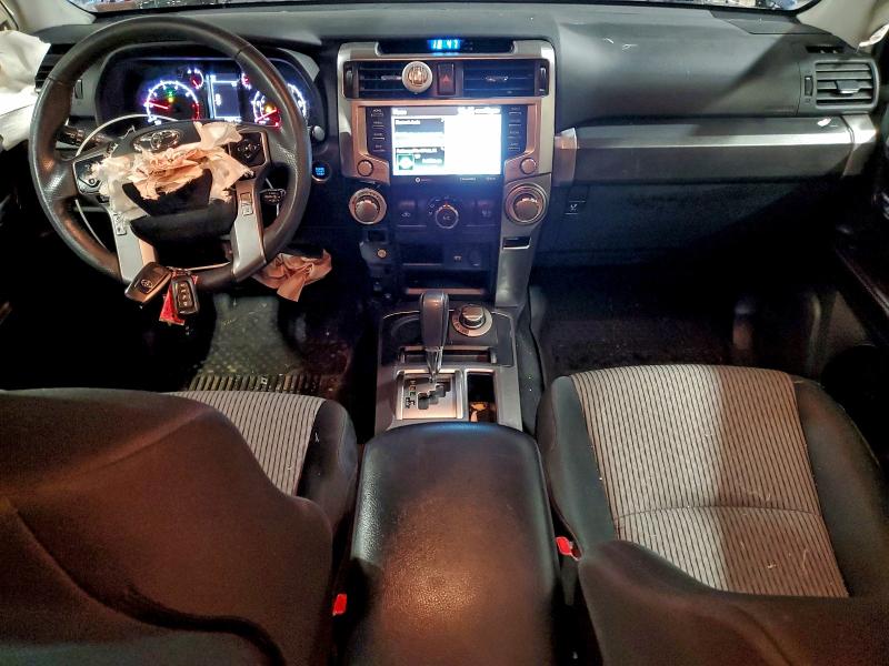 Photo 8 from auction – 2022 TOYOTA 4RUNNER SR with VIN JTEMU5JR7N6051673