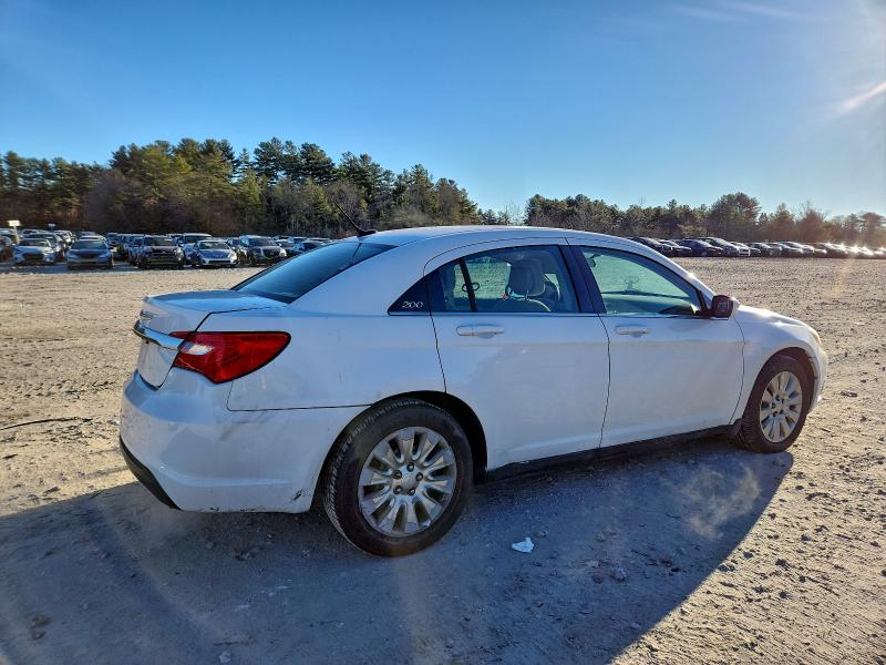 Photo 3 from auction – 2014 CHRYSLER 200 LX with VIN 1C3CCBAG5EN101979