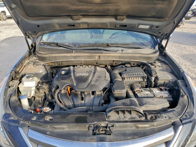 Photo 11 from auction – 2014 HYUNDAI SONATA SE with VIN 5NPEC4AC0EH891026