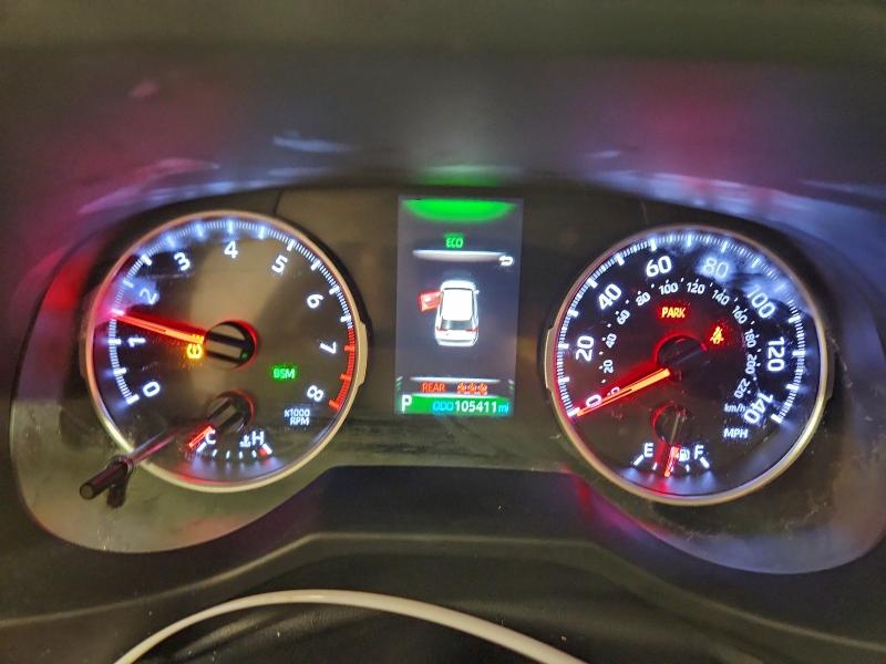 Photo 9 from auction – 2019 TOYOTA RAV4 LE with VIN JTMG1RFVXKD033117