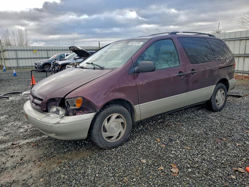 TOYOTA SIENNA LE 1998 with VIN 4T3ZF13C6WU007749 - Photo from auction