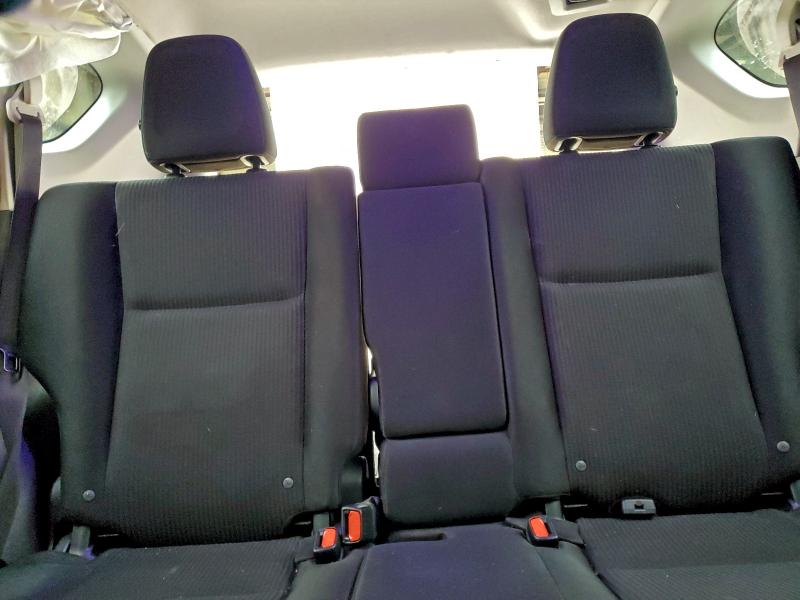 Photo 10 from auction – 2017 TOYOTA RAV4 LE with VIN JTMBFREVXHJ165074