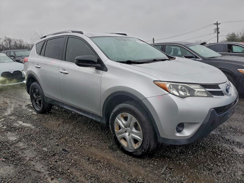 Photo 4 from auction – 2015 TOYOTA RAV4 LE with VIN JTMZFREV5FJ039913