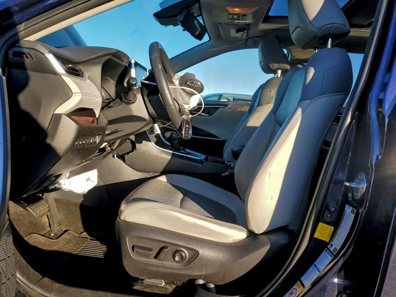 Photo 7 from auction – 2019 TOYOTA RAV4 LIMIT with VIN JTMDWRFV4KD500116