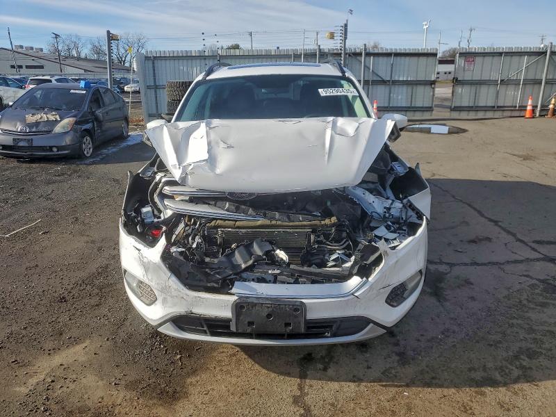 Photo 5 from auction – 2017 FORD ESCAPE SE with VIN 1FMCU9GD7HUE82979