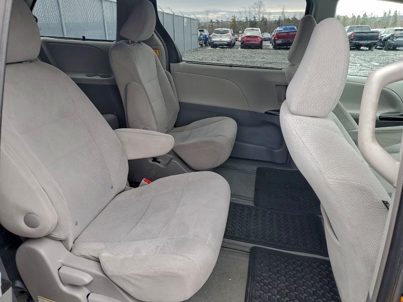 Photo 11 from auction – 2012 TOYOTA SIENNA LE with VIN 5TDJK3DC4CS037574