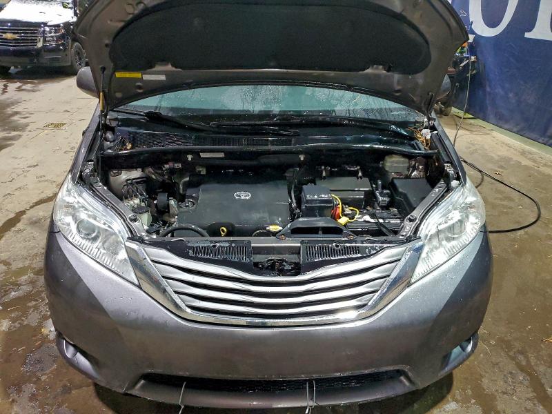 Photo 12 from auction – 2013 TOYOTA SIENNA XLE with VIN 5TDDK3DC8DS065280