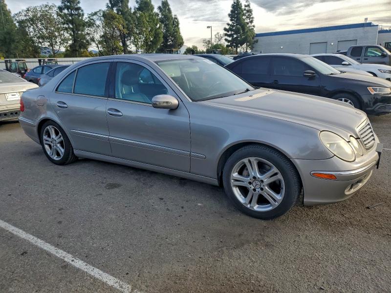 Photo 4 from auction – 2005 MERCEDES-BENZ E 500 with VIN WDBUF70J75A766325