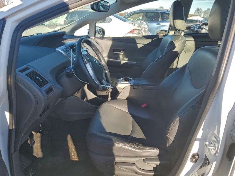 Photo 7 from auction – 2013 TOYOTA PRIUS V with VIN JTDZN3EU4D3261691