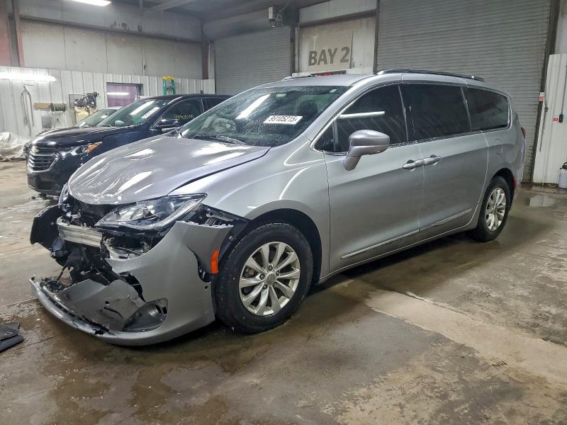 CHRYSLER PACIFICA T 2019 with VIN 2C4RC1BG5KR588940 - Photo from auction