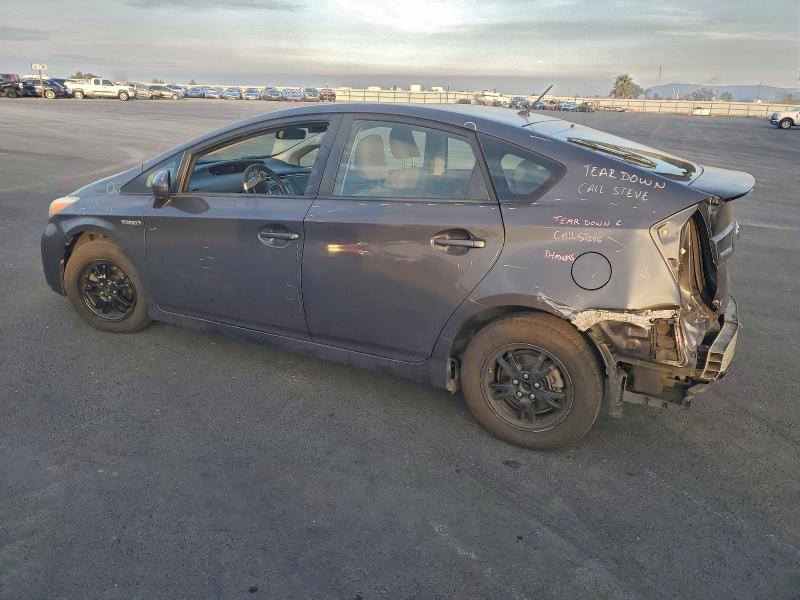 Photo 2 from auction – 2013 TOYOTA PRIUS with VIN JTDKN3DU8D1683381