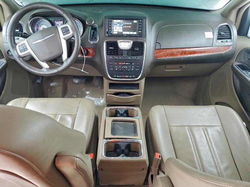 Photo 8 from auction – 2015 CHRYSLER TOWN & COU with VIN 2C4RC1BG4FR572248