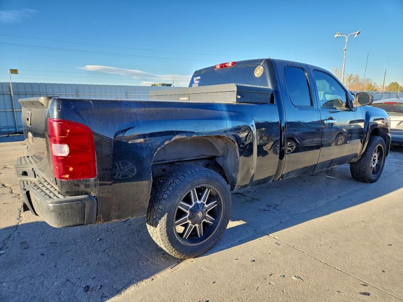 Photo 3 from auction – 2011 CHEVROLET SILVERADO with VIN 1GCRKREAXBZ291578