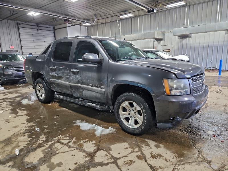 Photo 4 from auction – 2011 CHEVROLET AVALANCHE with VIN 3GNTKGE37BG145285