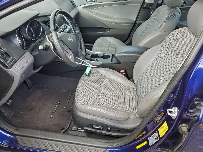 Photo 7 from auction – 2011 HYUNDAI SONATA SE with VIN 5NPEC4AC2BH035044
