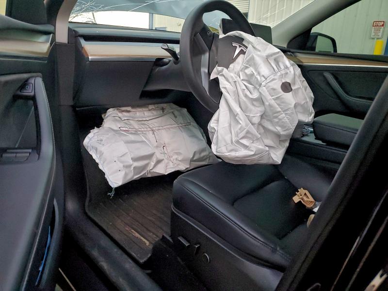 Photo 8 from auction – 2022 TESLA MODEL Y with VIN 7SAYGDEEXNA013700