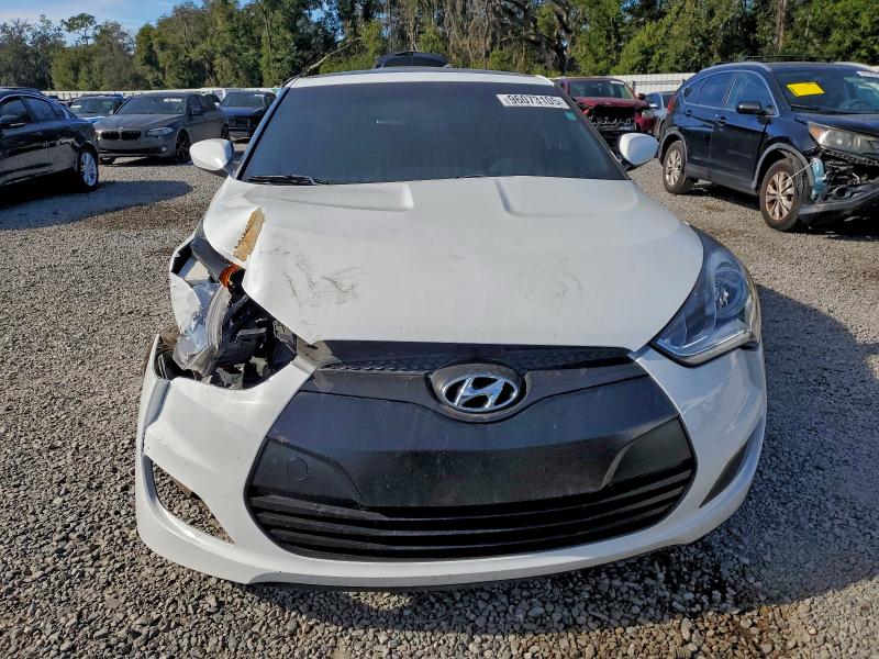 Photo 5 from auction – 2016 HYUNDAI VELOSTER with VIN KMHTC6AD4GU300499