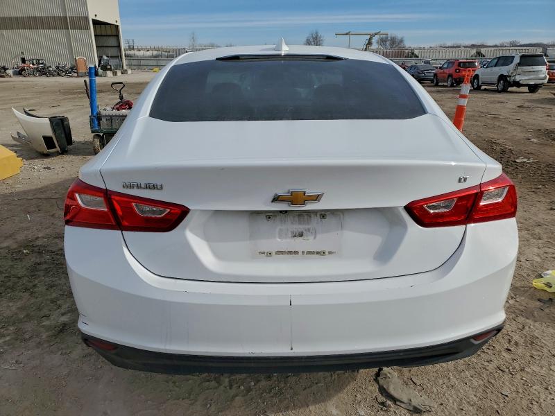 Photo 6 from auction – 2016 CHEVROLET MALIBU LT with VIN 1G1ZE5ST3GF223792