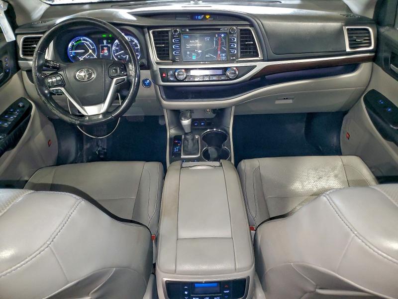 Photo 8 from auction – 2015 TOYOTA HIGHLANDER with VIN 5TDDCRFH7FS009570