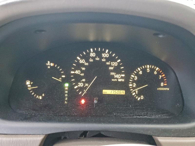 Photo 9 from auction – 2002 LEXUS RX 300 with VIN JTJHF10U320281236