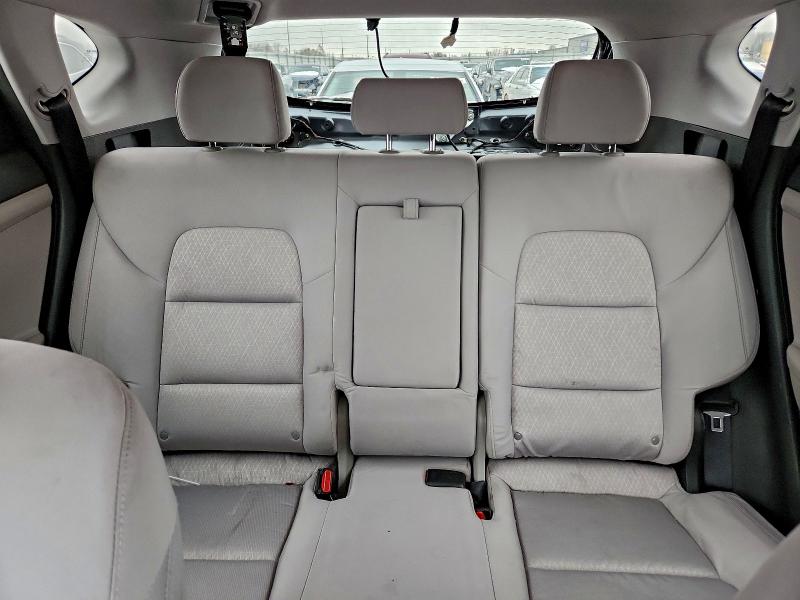 Photo 10 from auction – 2018 HYUNDAI TUCSON with VIN KM8J33A47JU615875