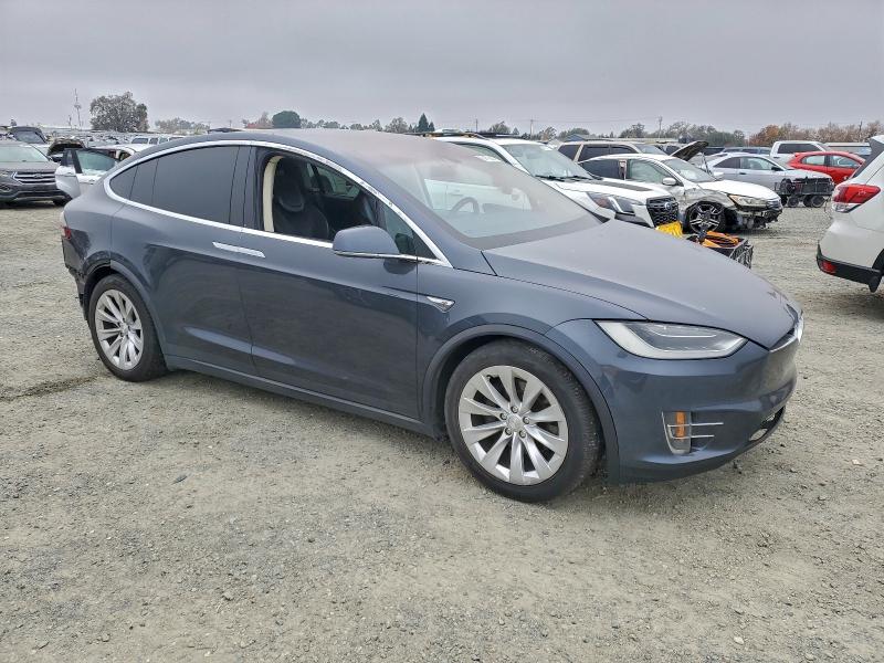 Photo 4 from auction – 2016 TESLA MODEL X with VIN 5YJXCBE20GF021437