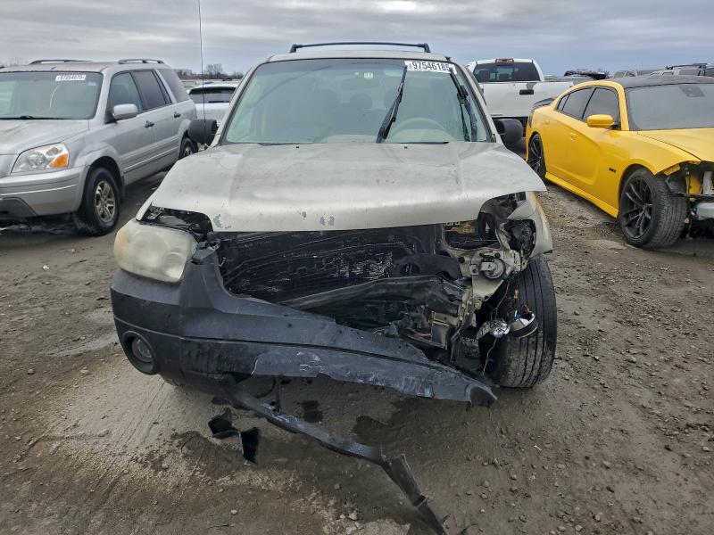 Photo 5 from auction – 2005 FORD ESCAPE XLT with VIN 1FMYU93175KB75448